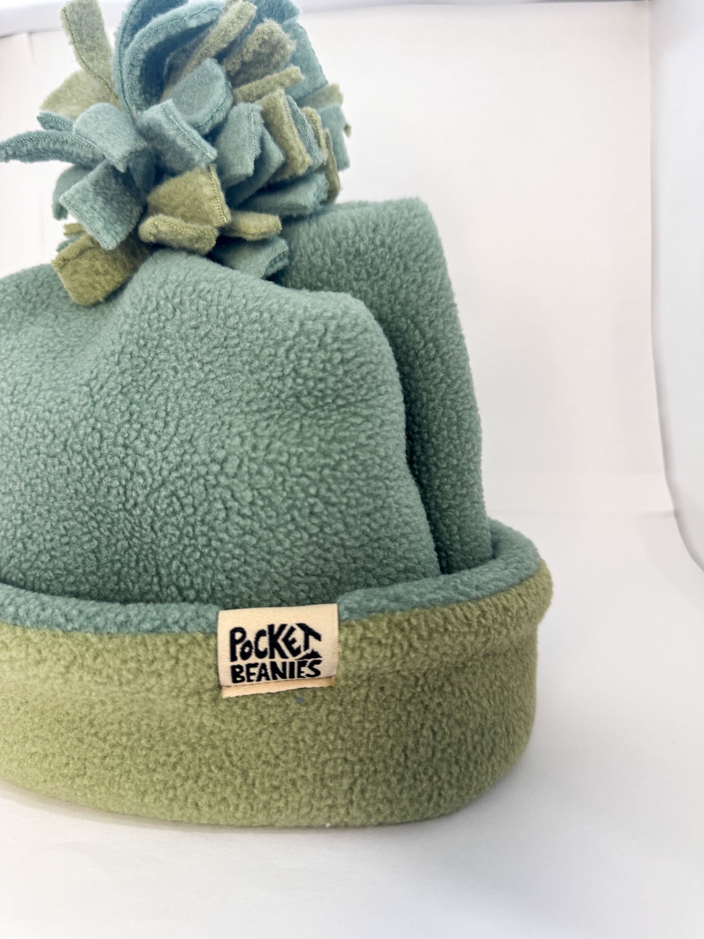 4 POINT BEANIE W/ POM - PALE MOSS/BLUE SAGE